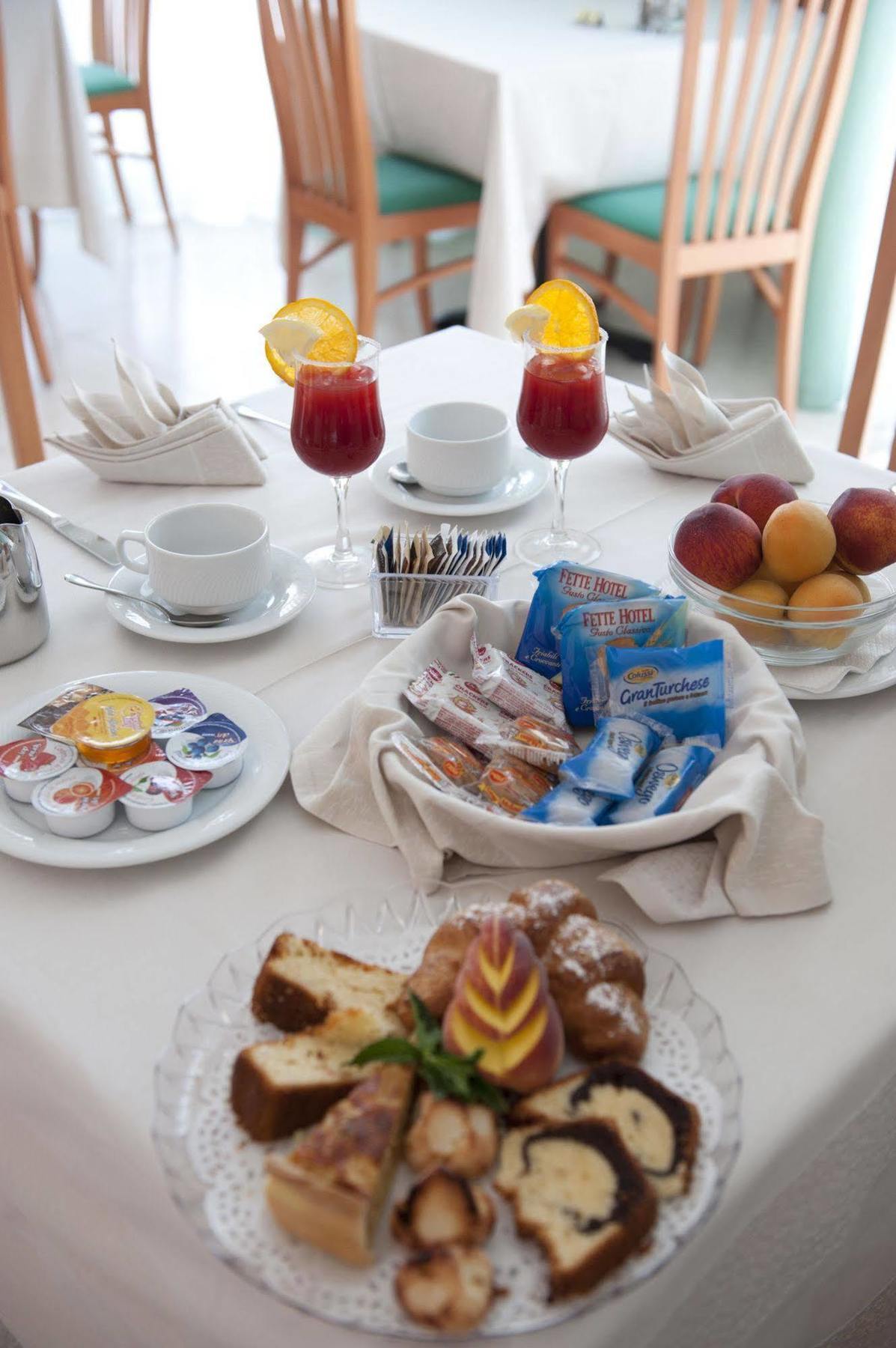 Oasiclub Hotel В'єсте Екстер'єр фото